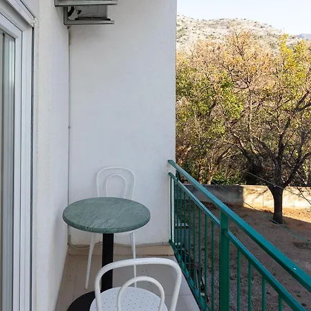 Tinka, No 10 * Starigrad Paklenica