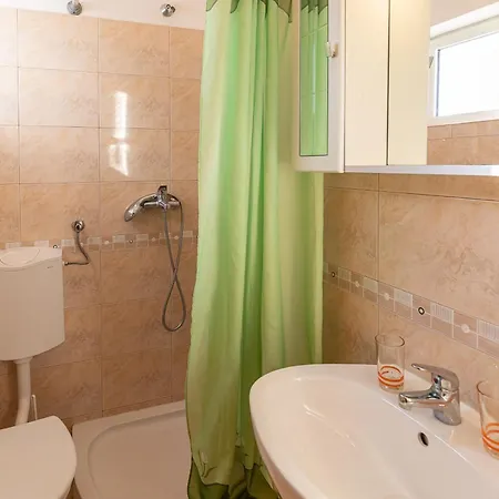 Tinka, No 10 3* Starigrad Paklenica