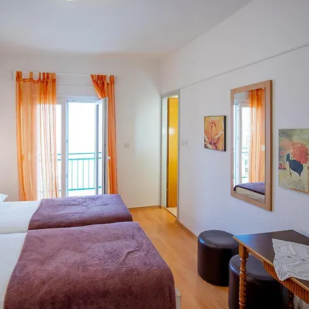 Pensjonat Tinka, No 10 3*