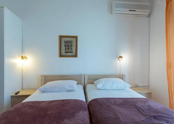 Tinka, No 10 Pensjonat 3*