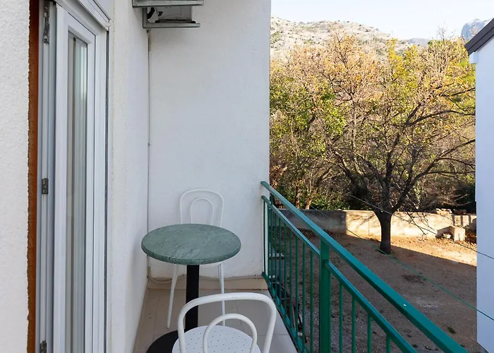 Tinka, No 10 Starigrad Paklenica