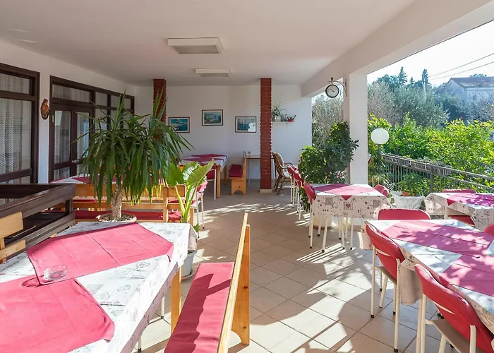 Tinka, No 10 3* Starigrad Paklenica